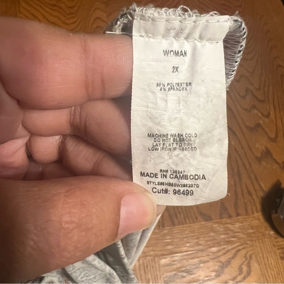 Cocomo Woman Paisley Print Tulip Split Hem Short Sleeve Tunic Top Sz 2X Stretchy - Picture 12 of 15